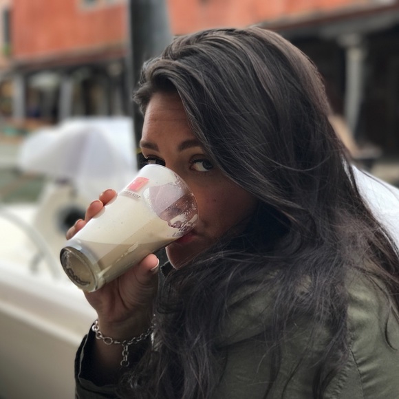 Meet your Posher, Emily - Picture 1 of 1